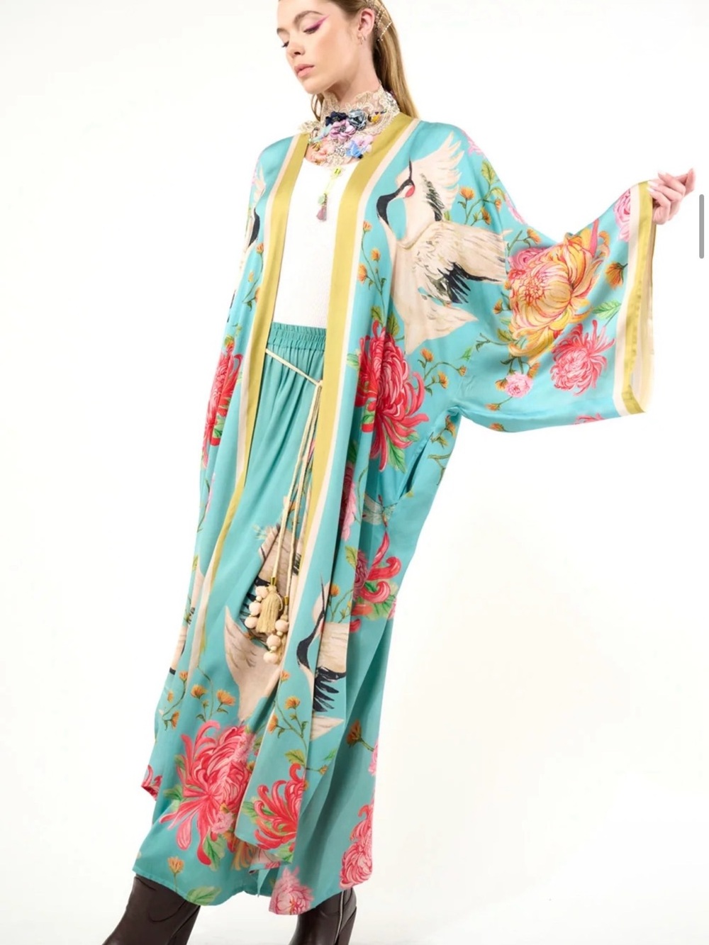 Aratta Legend Of The Crane Kimono in Vintage Emerald #fall #boho #wearableart - Picture 4 of 8